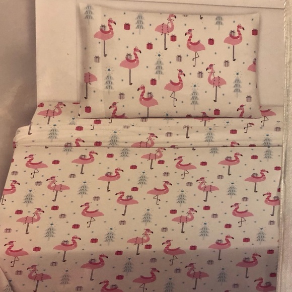 🦩NWT! FLAMINGO FLANNEL SHEET SETS 🦩 - Picture 3 of 8